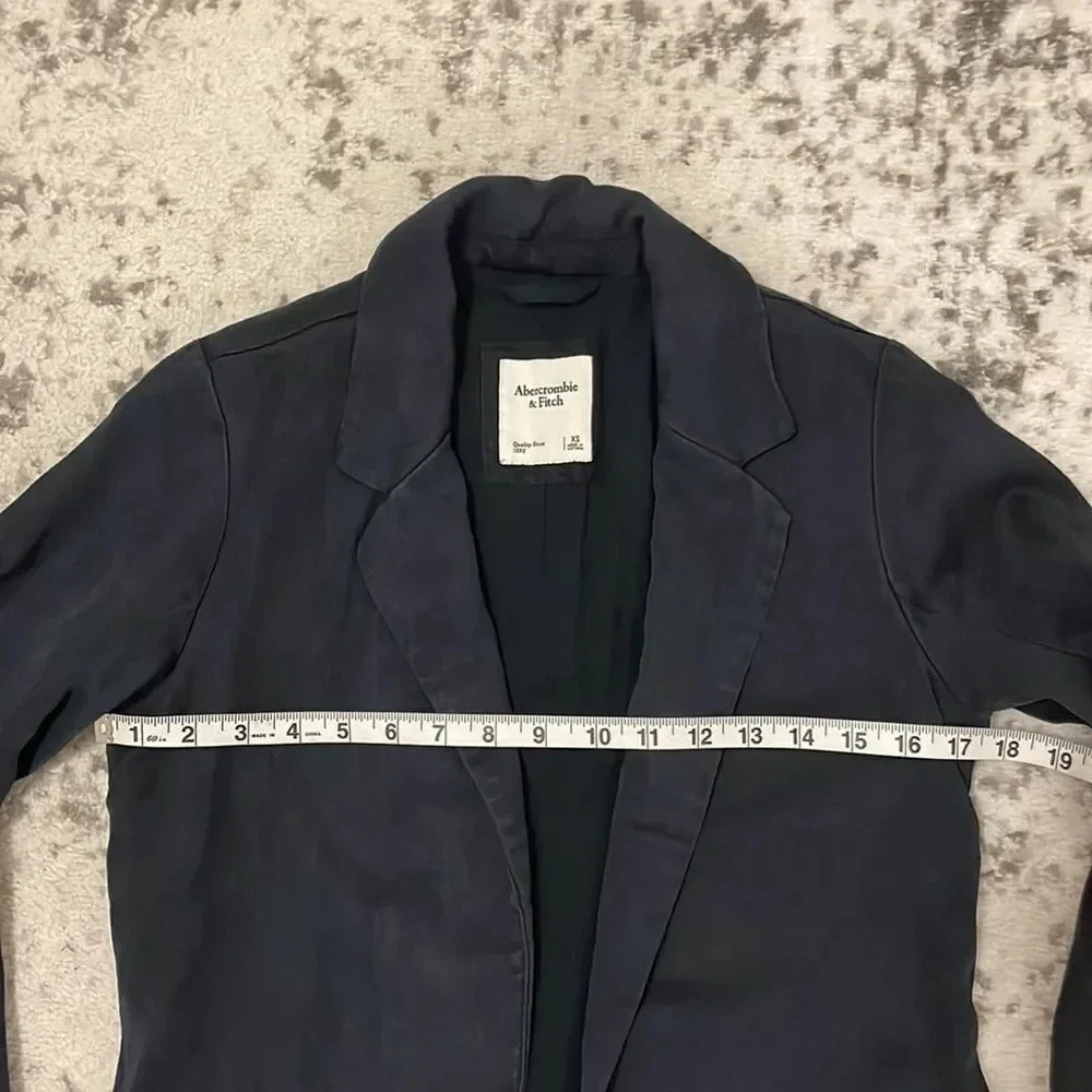 Abercrombie & Fitch The Drapey Blazer - Picture 4 of 15